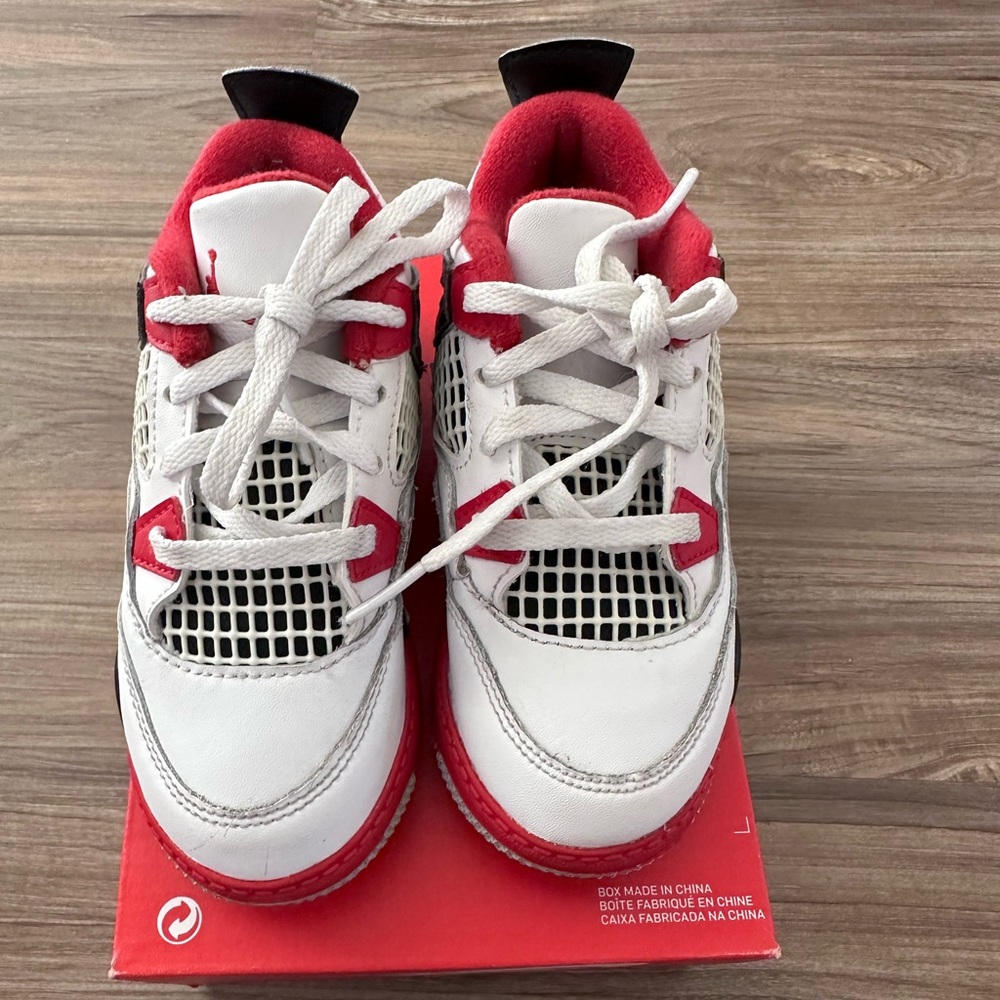 Jordan 4s
